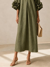 Amélie | Vestido Midi Verde Oliva con Escote en V y Mangas de Flores 3D
