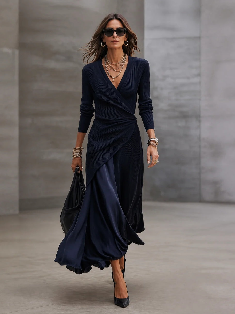 Giulia | Vestido Maxi Asimétrico con Escote en V y Paneles de Satén Azul Marino